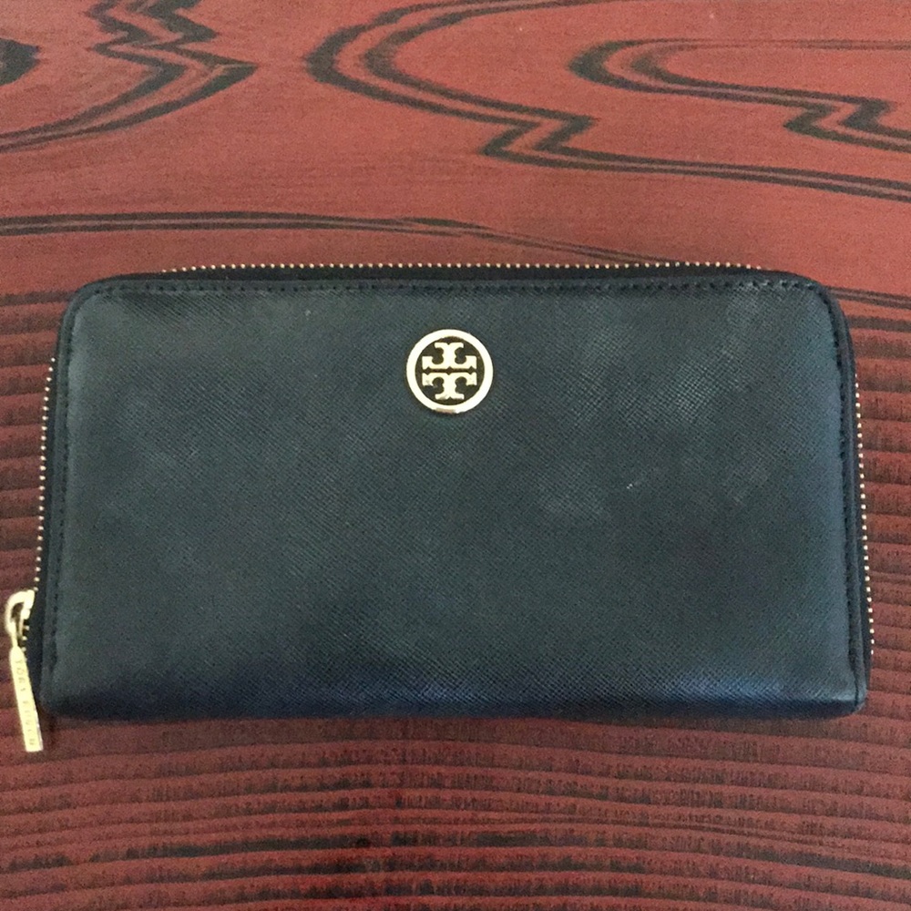 Tory burch wallet bag
